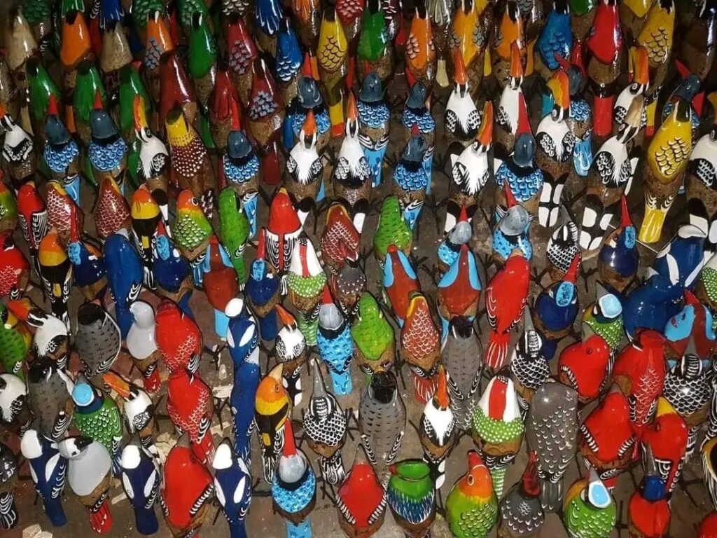 Amazing and Beautiful wood art birds wood carving by Moses Kamau - furaha na heri